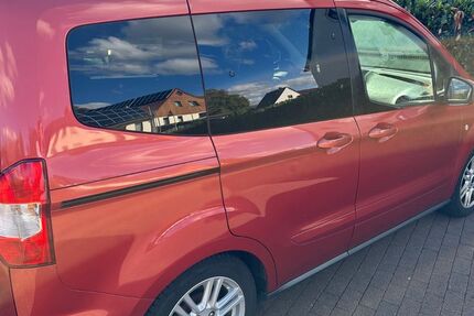 Ford Tourneo Courier 158.000 km 5.900 &euro; Bad Wünnenberg 33181