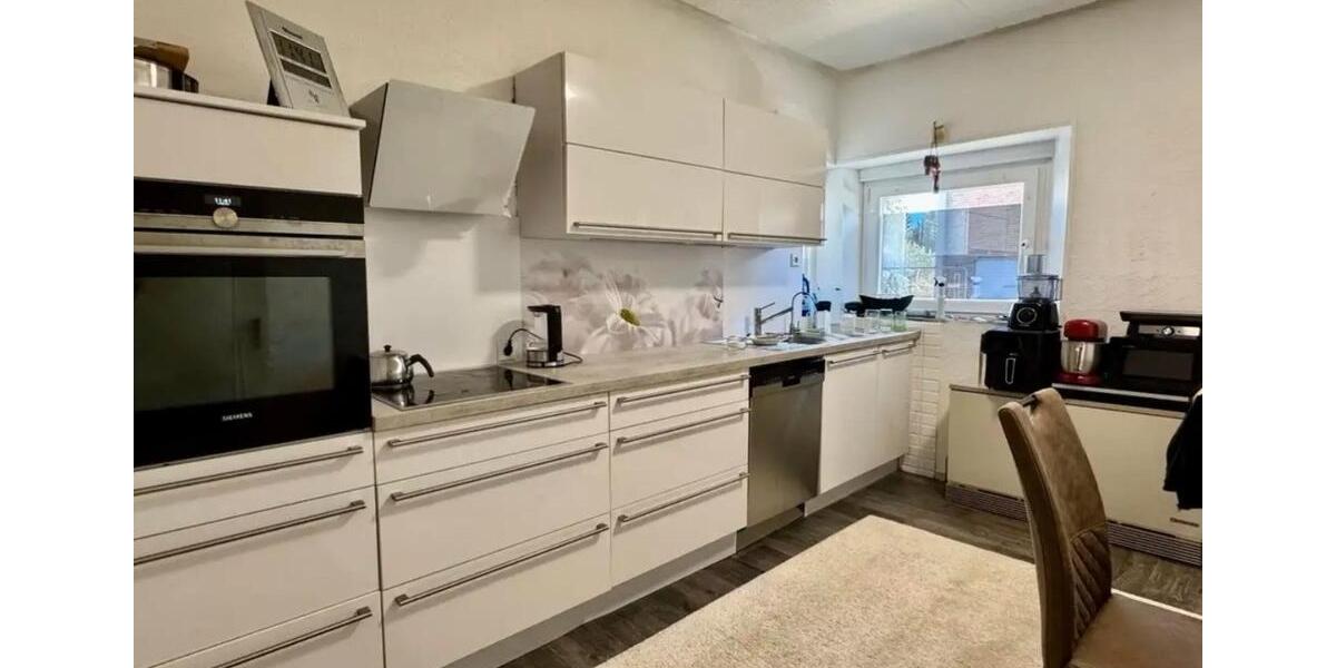 Reihenhaus Grevenbroich Neuenhausen - 8 Zimmer, 180 m&sup2;, 275.000&euro; | Angebot:26227521