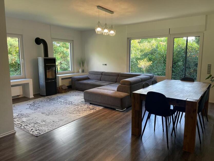 Freistehender Bungalow mit großem Grundstück, provisionsfrei