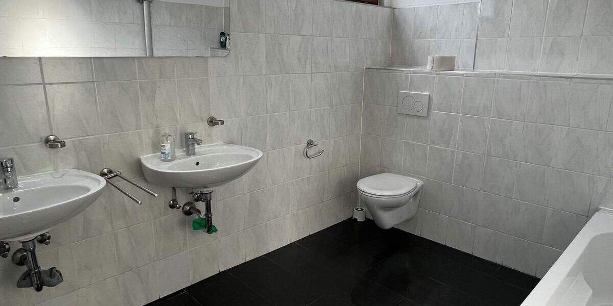 Etagenwohnung Niefern-Öschelbronn Niefern - 5 Zimmer, 130 m&sup2;, 299.000&euro; | Angebot:24270761