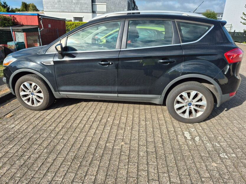 Ford Kuga 201.000 km 5.700 € Bremerhaven 27574