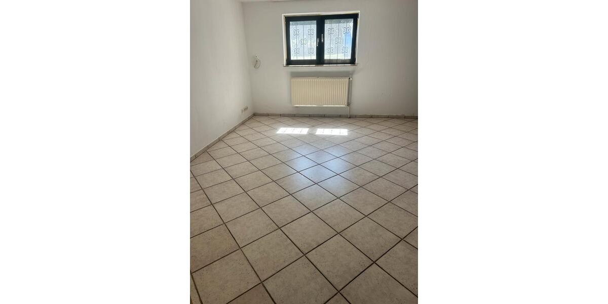 Einfamilienhaus Bergen - 11 Zimmer, 200 m&sup2;, 1.700&euro; | Angebot:26401984