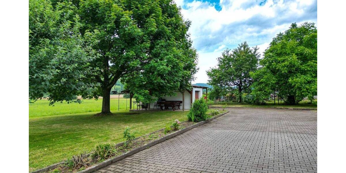 Großzügiges Baugrundstück mit Wiesengrundstücken und Wohnhaus in idylischer Lage von Sexau zimmer