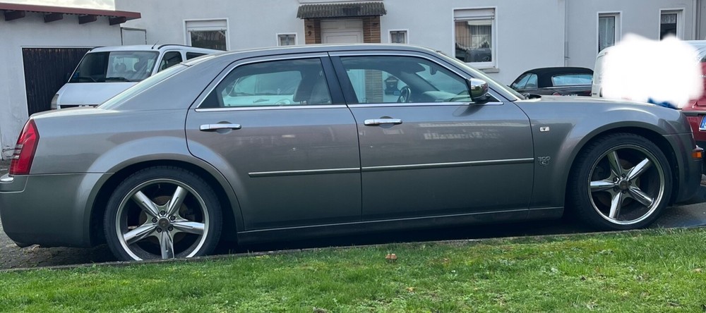 Chrysler 300 C 227.225 km 2.100 &euro; Gilserberg 34630