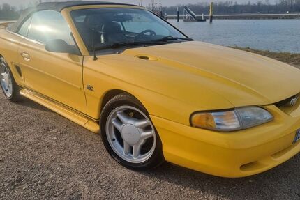 Ford Mustang 124.450 km 6.350 &euro; Offenburg 77654