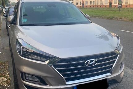 Hyundai TUCSON 69.000 km 20.900 € Köln 51063