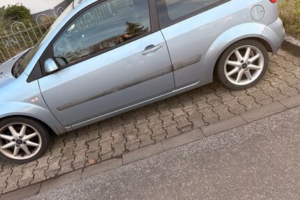 Ford Fiesta 132.300 km 1.100 &euro; Pulheim 50259
