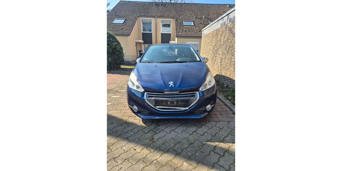 Peugeot 208 95.000 km 4.100 &euro; Menden 58706