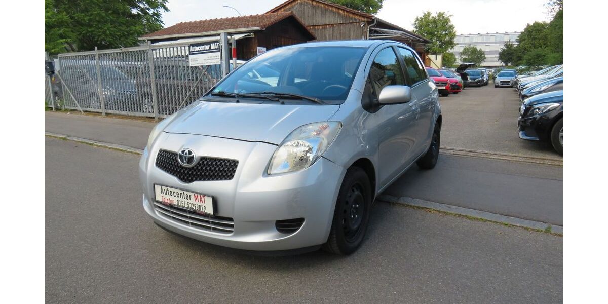 Toyota Yaris 143.000 km 2.950 &euro; Fellbach 70736