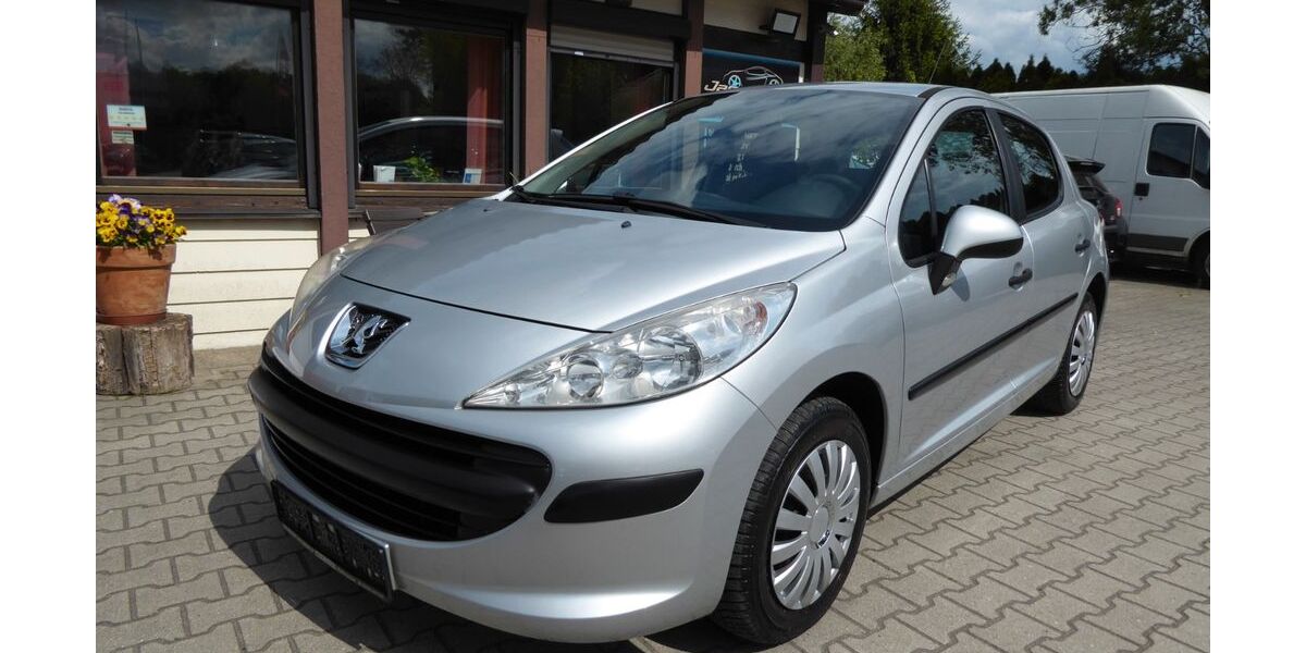 Peugeot 207 118.000 km 2.999 &euro; Weißwasser 02943