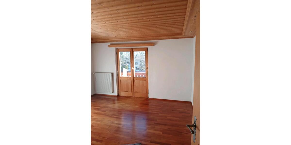 Etagenwohnung Gmund am Tegernsee - 3.5 Zimmer, 110 m&sup2;, 1.800&euro; | Angebot:25471806