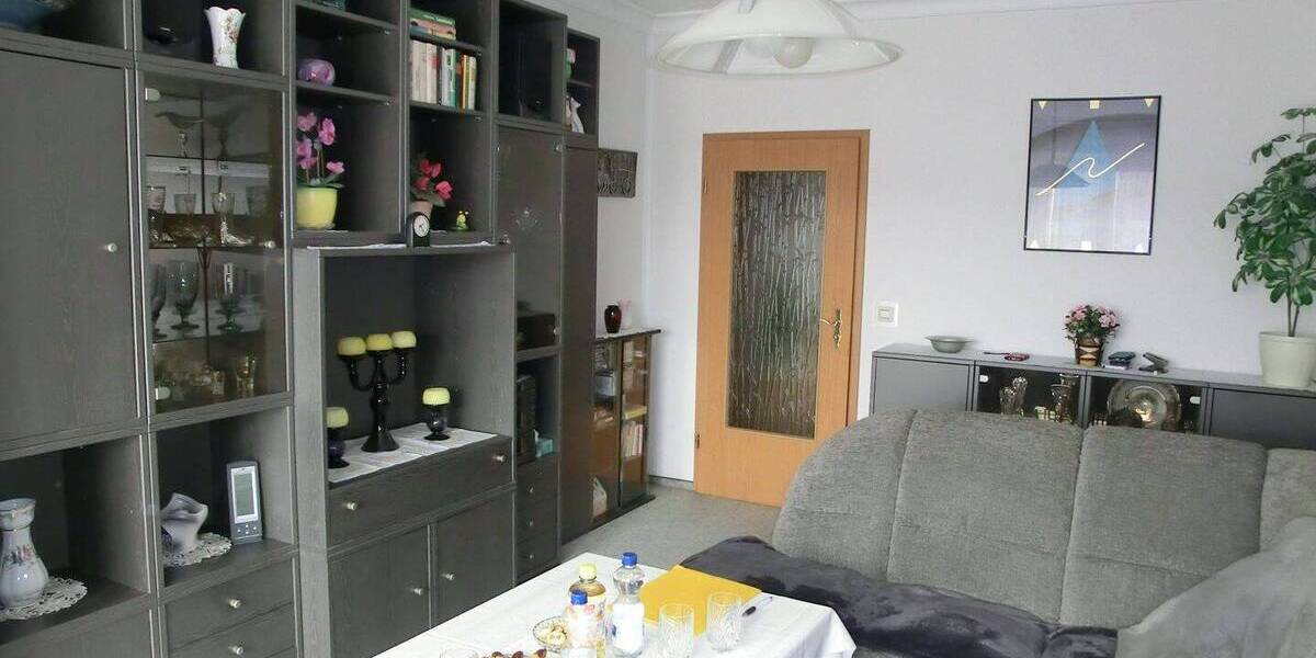 Etagenwohnung Hoyerswerda - 3 Zimmer, 77 m&sup2;, 79.000&euro; | Angebot:25986169