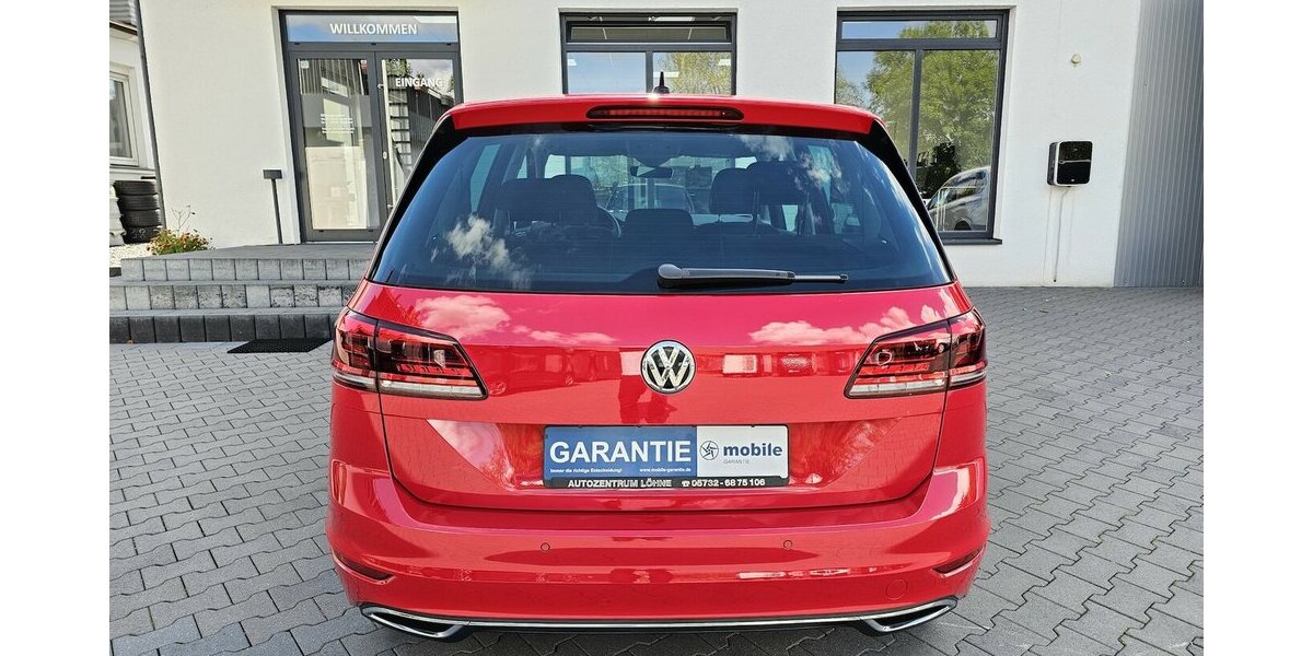 VW Golf Sportsvan 1.5 TSI Highline NAVI LED AHK ACC 128.150 km 16.990 &euro; Löhne 32584