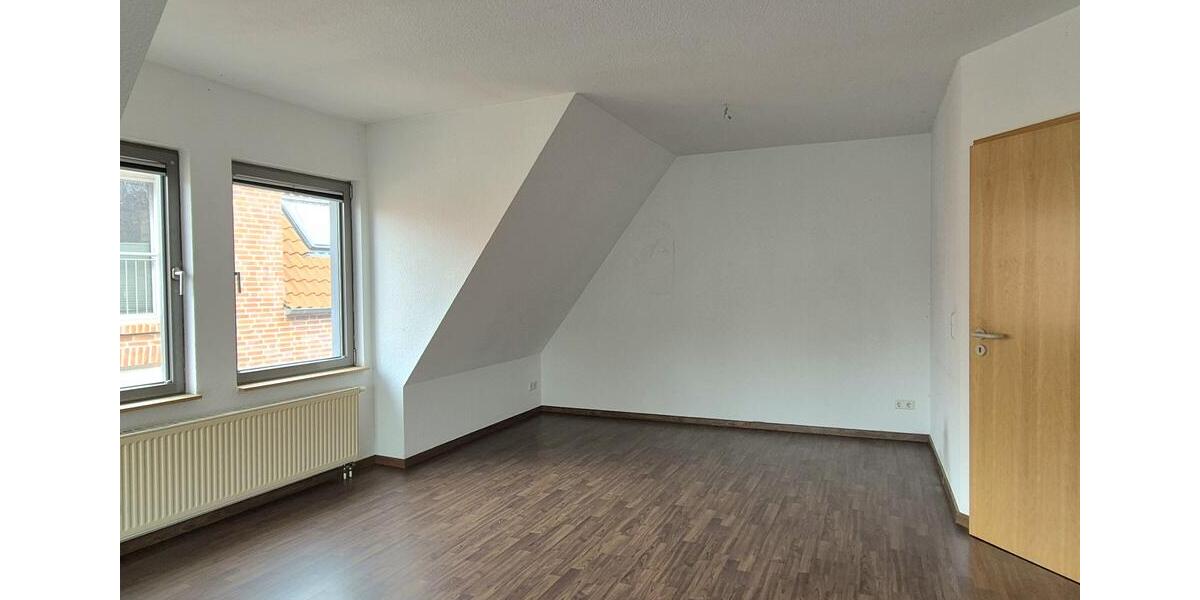Dachgeschoßwohnung Esens - 2 Zimmer, 75 m&sup2;, 600&euro; | Angebot:26368384