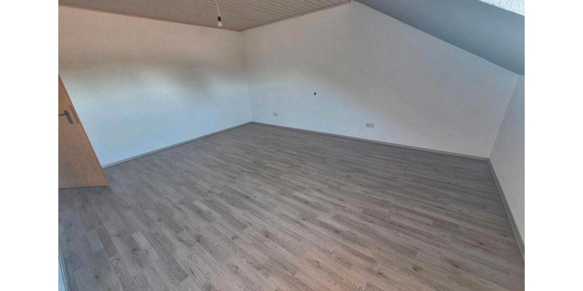 Dachgeschoßwohnung Marktheidenfeld - 2.5 Zimmer, 77 m&sup2;, 240.000&euro; | Angebot:26709545
