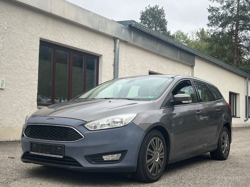 Ford Focus 221.000 km 2.699 € Hohenbrunn 85662
