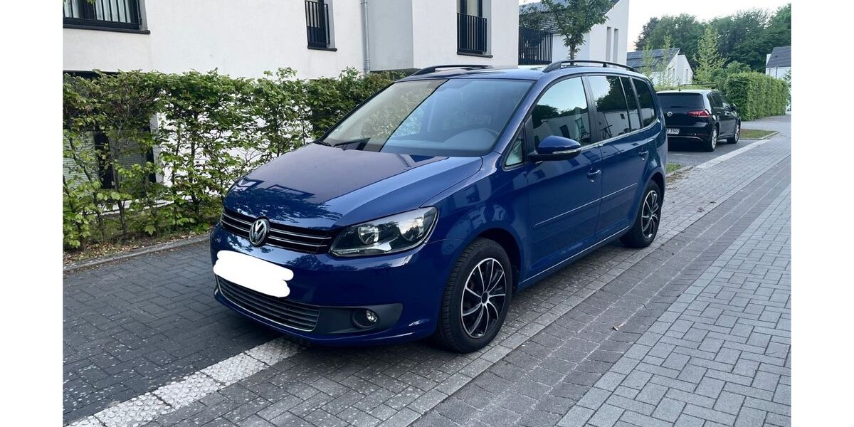 VW Touran 209.000 km 5.400 &euro; Hamburg 21077