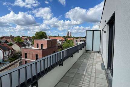 Wohnung zum Mieten in Lüneburg 2.030 € 115.25 m²