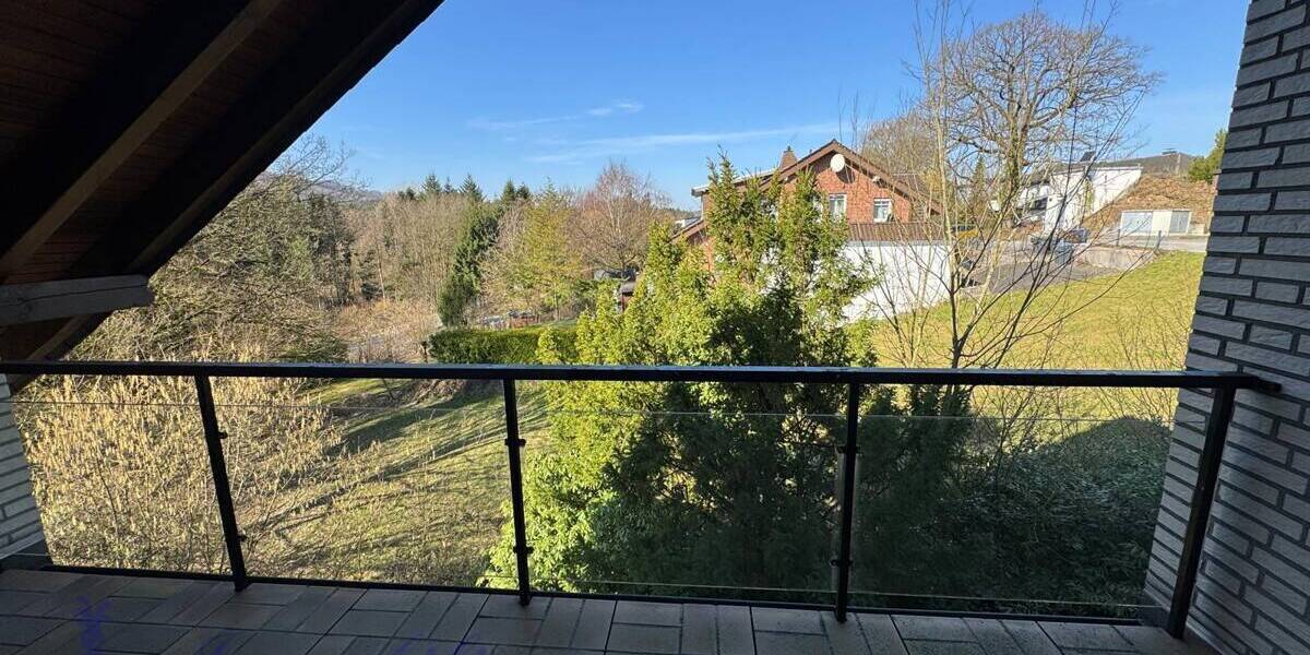 Einfamilienhaus Lage Hörste - 8 Zimmer, 250 m&sup2;, 1.600&euro; | Angebot:26545492