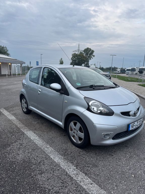 Aygo (X)