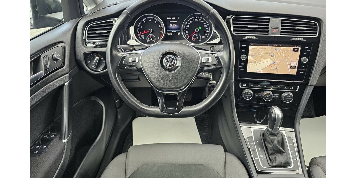 VW Golf 1.5 TSI R-Line NAVI ACC LED ALCANTARA 102.800 km 17.990 &euro; Löhne 32584