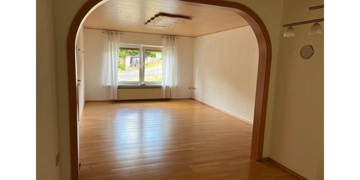Erdgeschoßwohnung Heringen (Werra) - 6 Zimmer, 123 m&sup2;, 1.200&euro; | Angebot:25320565
