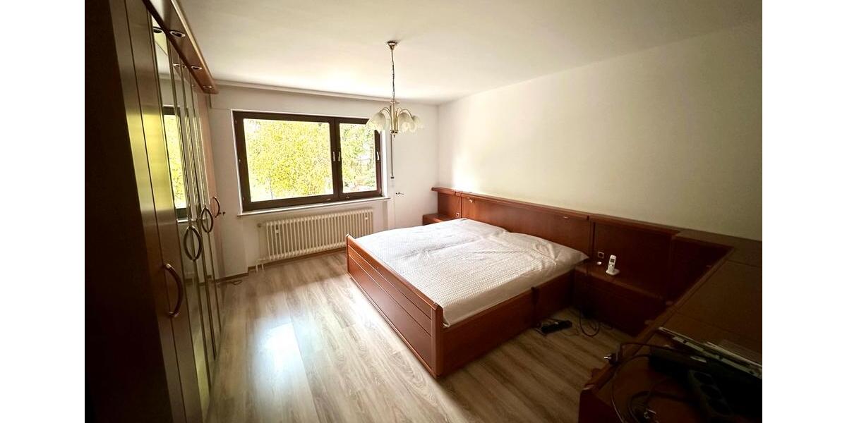 Großz.EFH, Nettokaltmiete 1.350,-€mtl. o. Kaufpreis. 285.000,-€ 5.5 zimmer