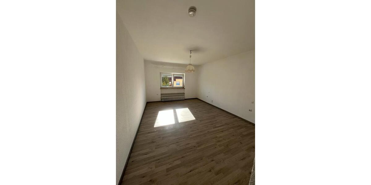 Erdgeschoßwohnung Langenzenn - 4 Zimmer, 106 m&sup2;, 850&euro; | Angebot:26315195