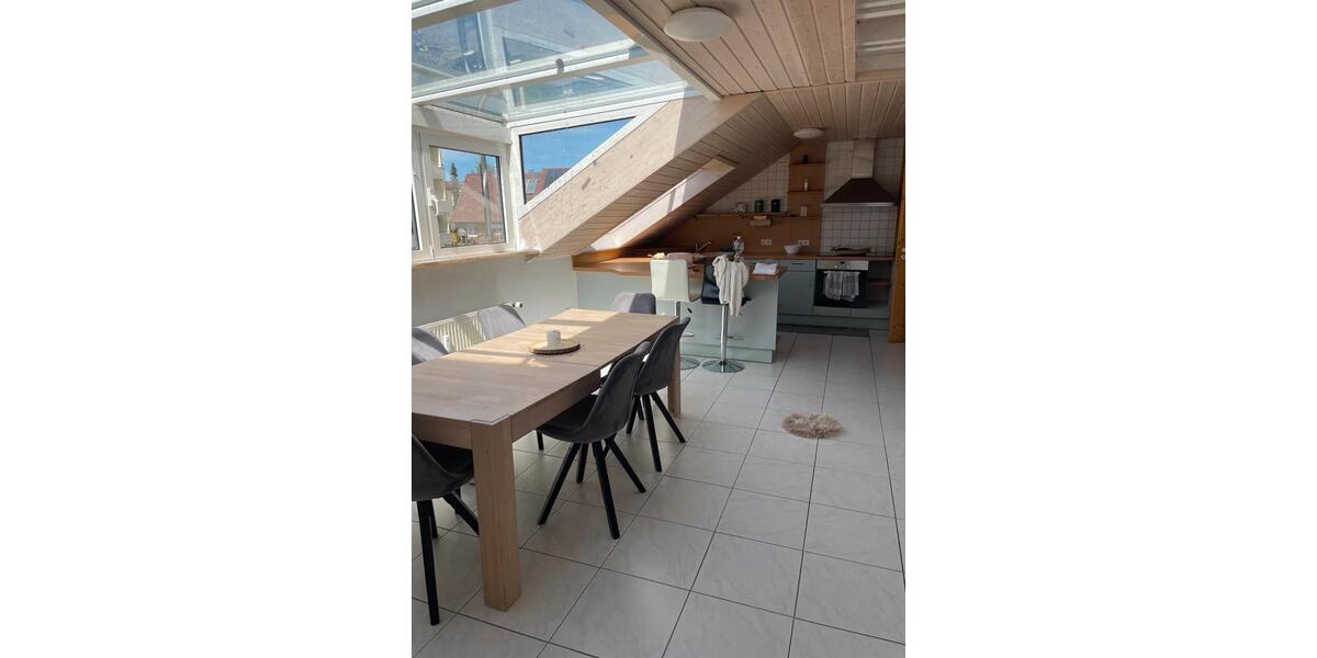 Dachgeschoßwohnung Villingen-Schwenningen Schwenningen - 3 Zimmer, 95 m&sup2;, 1.150&euro; | Angebot:26288219