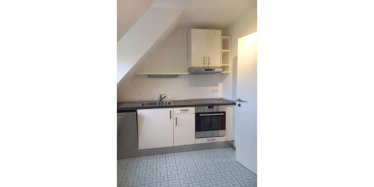 Schöne, helle DG-Wohnung in Uninähe ab sofort zu vermieten 3 zimmer