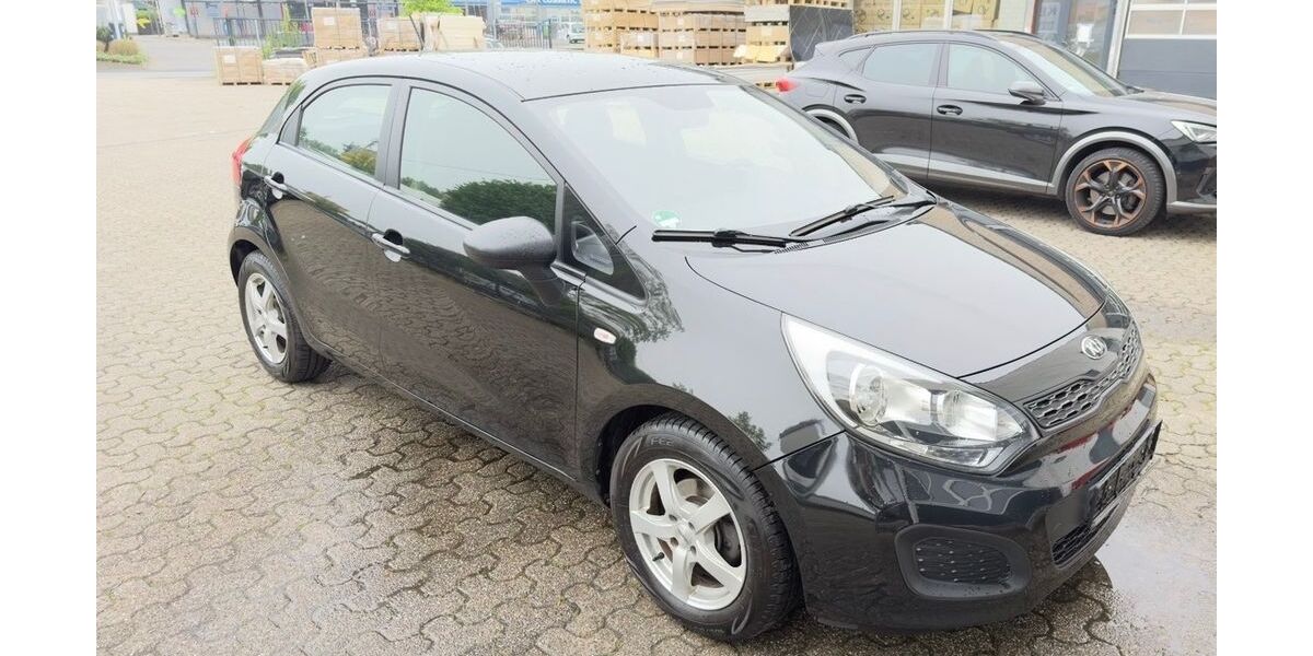 Kia Rio 126.393 km 4.900 &euro; Solingen 42653