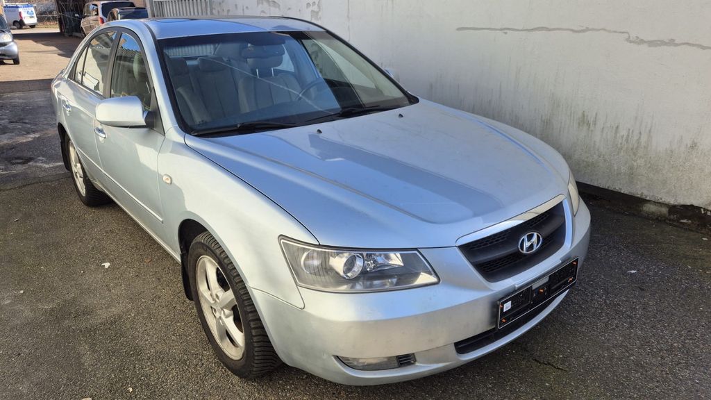 Hyundai SONATA 163.050 km 3.499 &euro; Hamburg 22087
