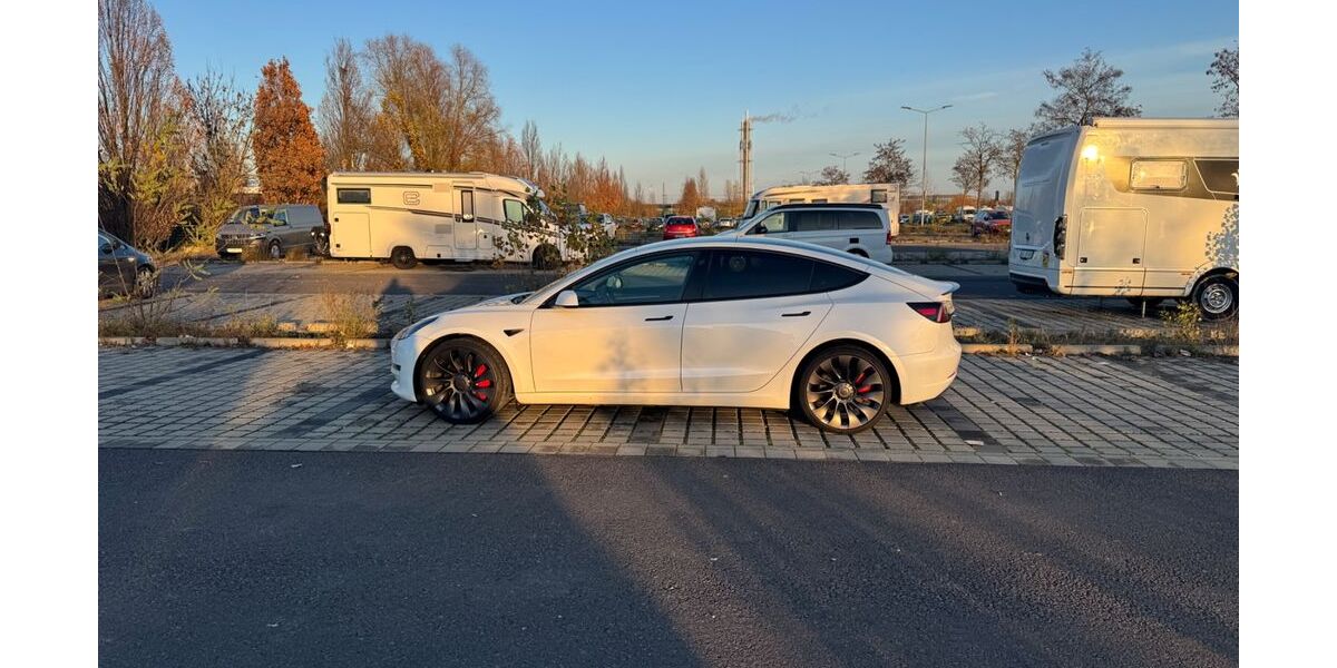 Tesla Model 3 33.394 km 36.000 &euro; Leipzig 04158