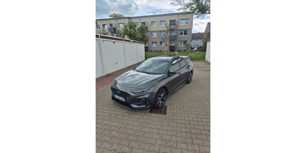Ford Focus 16.000 km 34.850 &euro; Duisburg 47249