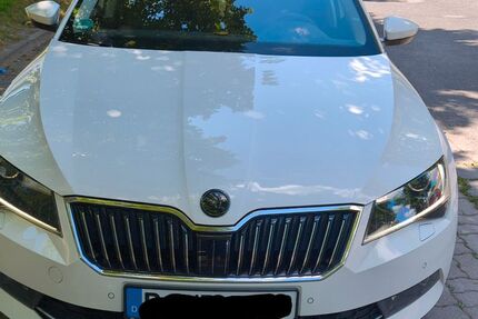 Skoda Superb 183.000 km 13.999 &euro; Berlin 12618