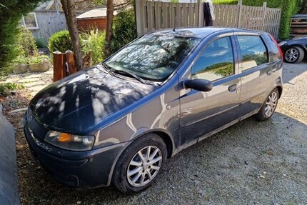 Fiat Punto 133.290 km 2.500 € Riedering 83083