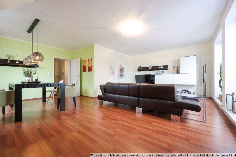 Etagenwohnung Hamburg Rissen - 3 Zimmer, 108 m&sup2;, 1.450&euro; | Angebot:25476060