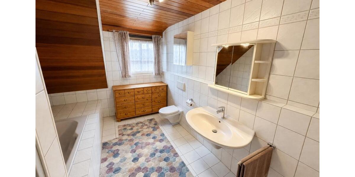 Doppelhaushälfte Effeltrich - 5 Zimmer, 152 m&sup2;, 650.000&euro; | Angebot:27263559