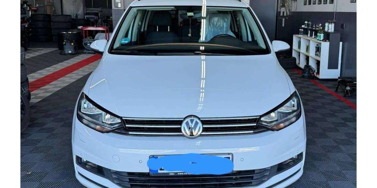 VW Touran 128.000 km 15.500 &euro; Syrgenstein 89428