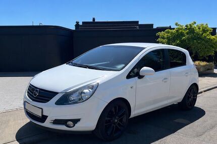 Opel Corsa 76.400 km 5.900 &euro; Villingen 78052