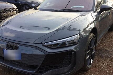 Audi RS e-tron GT 26.196 km 124.660 &euro; Mainburg 84048