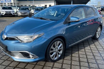 Toyota Auris 135.100 km 9.850 &euro; Kodersdorf 02923