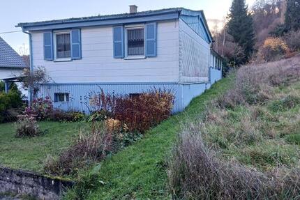 Freistehendes Einfamilien-Wohnhaus mit großem Grundstück, Pferdes 5 zimmer