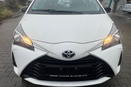 Toyota Yaris 23.640 km 9.999 &euro; Germersheim 76726