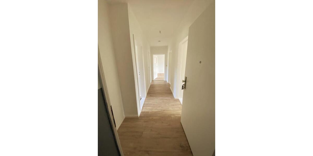 Etagenwohnung Domsühl - 3 Zimmer, 65 m&sup2;, 375&euro; | Angebot:26075540