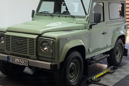Land Rover Defender 146.000 km 68.800 &euro; Dachau 85221