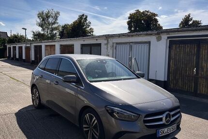 Mercedes-Benz B 180 30.500 km 26.600 € Braunsbedra 06242