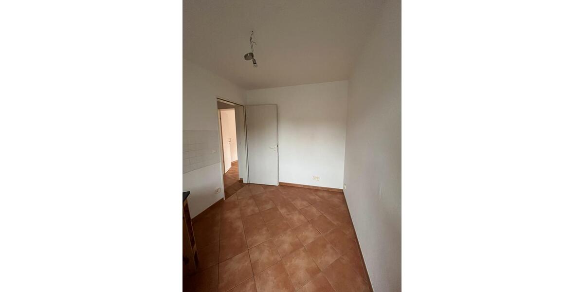 Dachgeschoßwohnung Burg - 3 Zimmer, 56 m&sup2;, 348&euro; | Angebot:25178755
