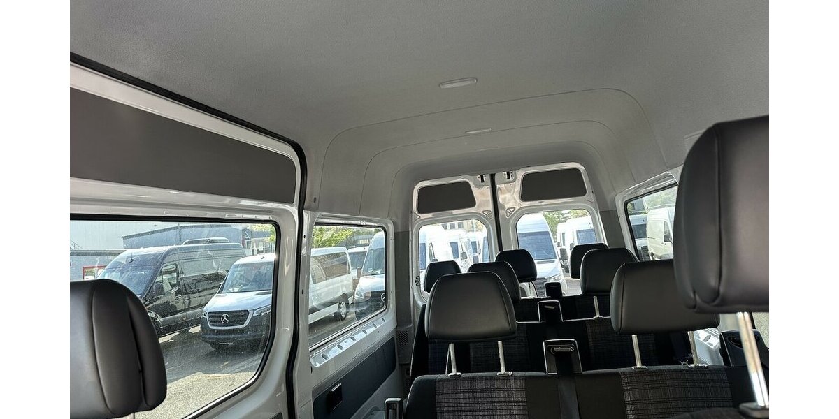 Mercedes-Benz Sprinter 316 CDI Tourer 2,2,2,3 mit 2,8 to AHK 250.794 km 24.871 &euro; Mainz 55122