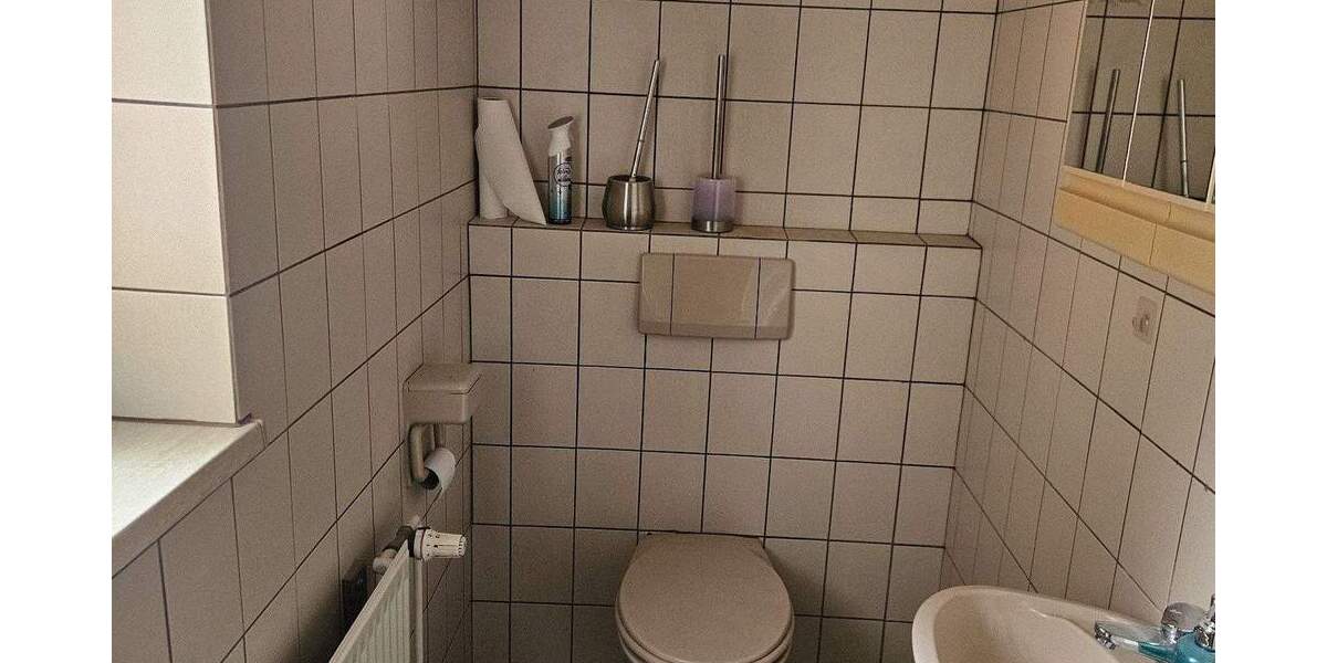 Einfamilienhaus Heustreu - 7 Zimmer, 115 m&sup2;, 89.000&euro; | Angebot:25909354